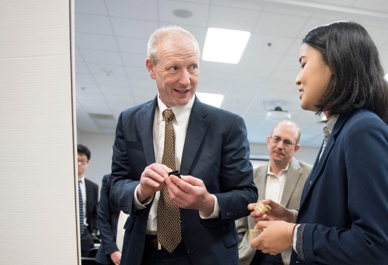 UTC Aerospace Systems Vice President of Engineering and Technology Geoff Hunt attended presentations from Pia Balangue (electrical engineering ’17) and other students in a capstone course made possible at Virginia Tech through the philanthropy and involvement of his company.